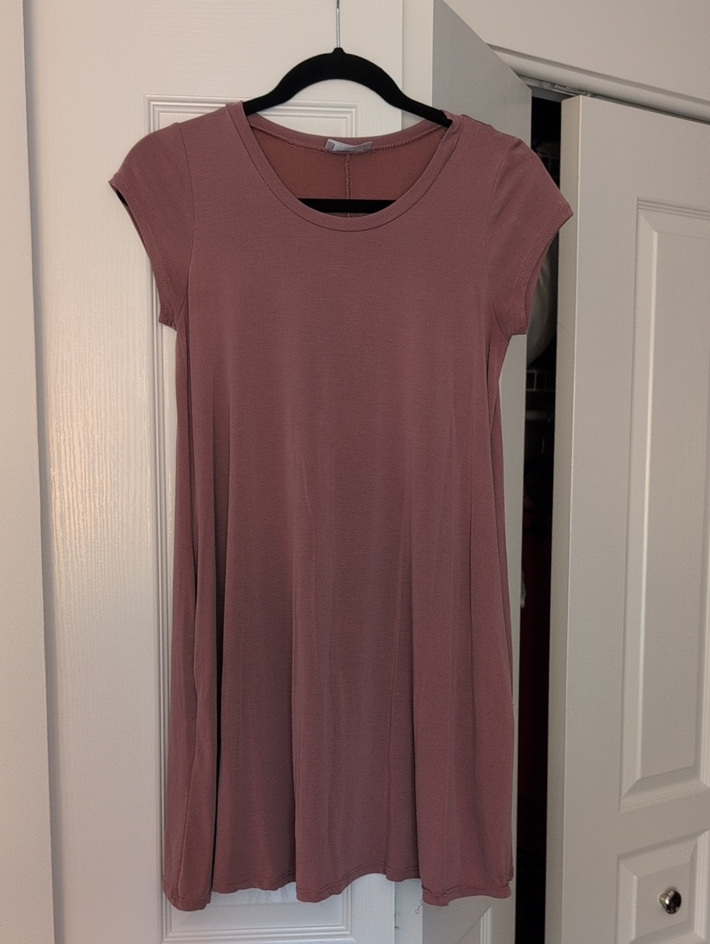 Women’s Short Sleeve Swing Dress in Dusty Rose With Pockets